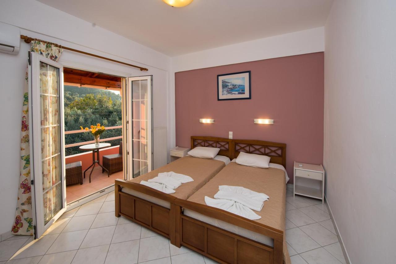 Kogeros Apartment Agios Georgios Pagon Luaran gambar