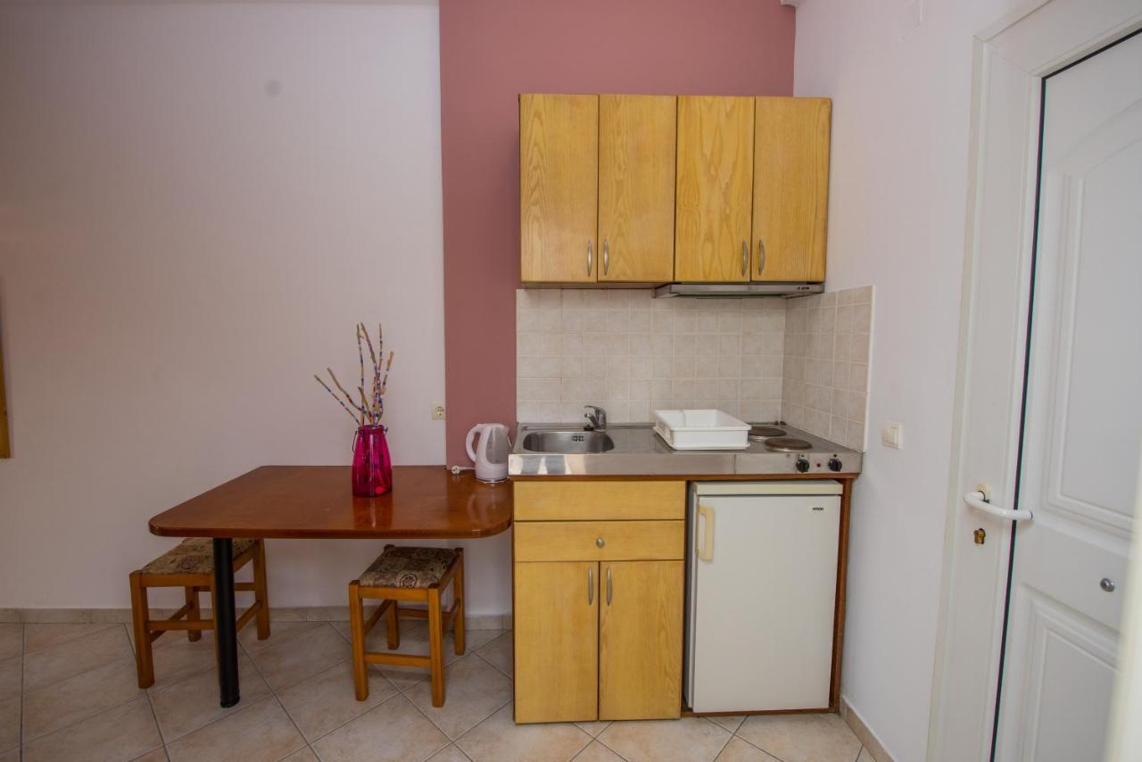 Kogeros Apartment Agios Georgios Pagon Luaran gambar