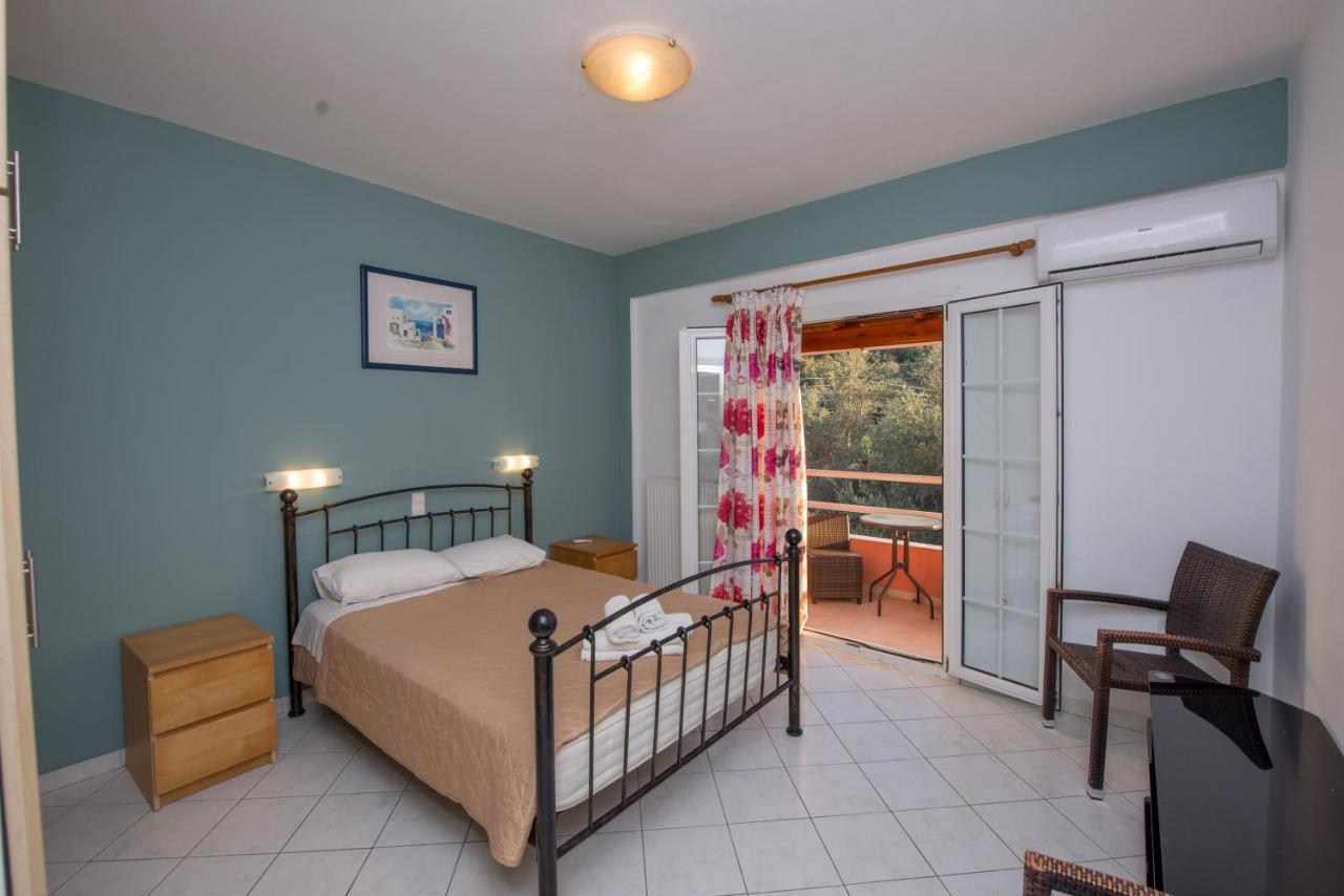 Kogeros Apartment Agios Georgios Pagon Luaran gambar