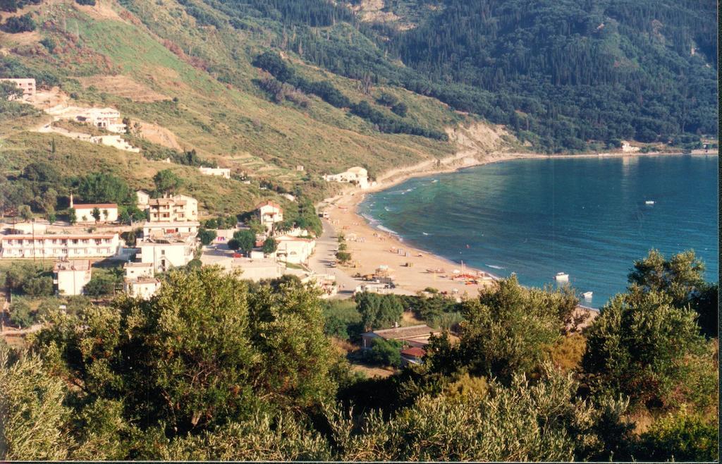 Kogeros Apartment Agios Georgios Pagon Luaran gambar
